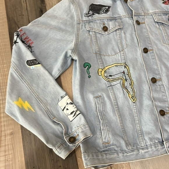 jacket Rue 21 Large Graffiti graphic embellished jean Jacket with hood size L - Picture 3 of 11
